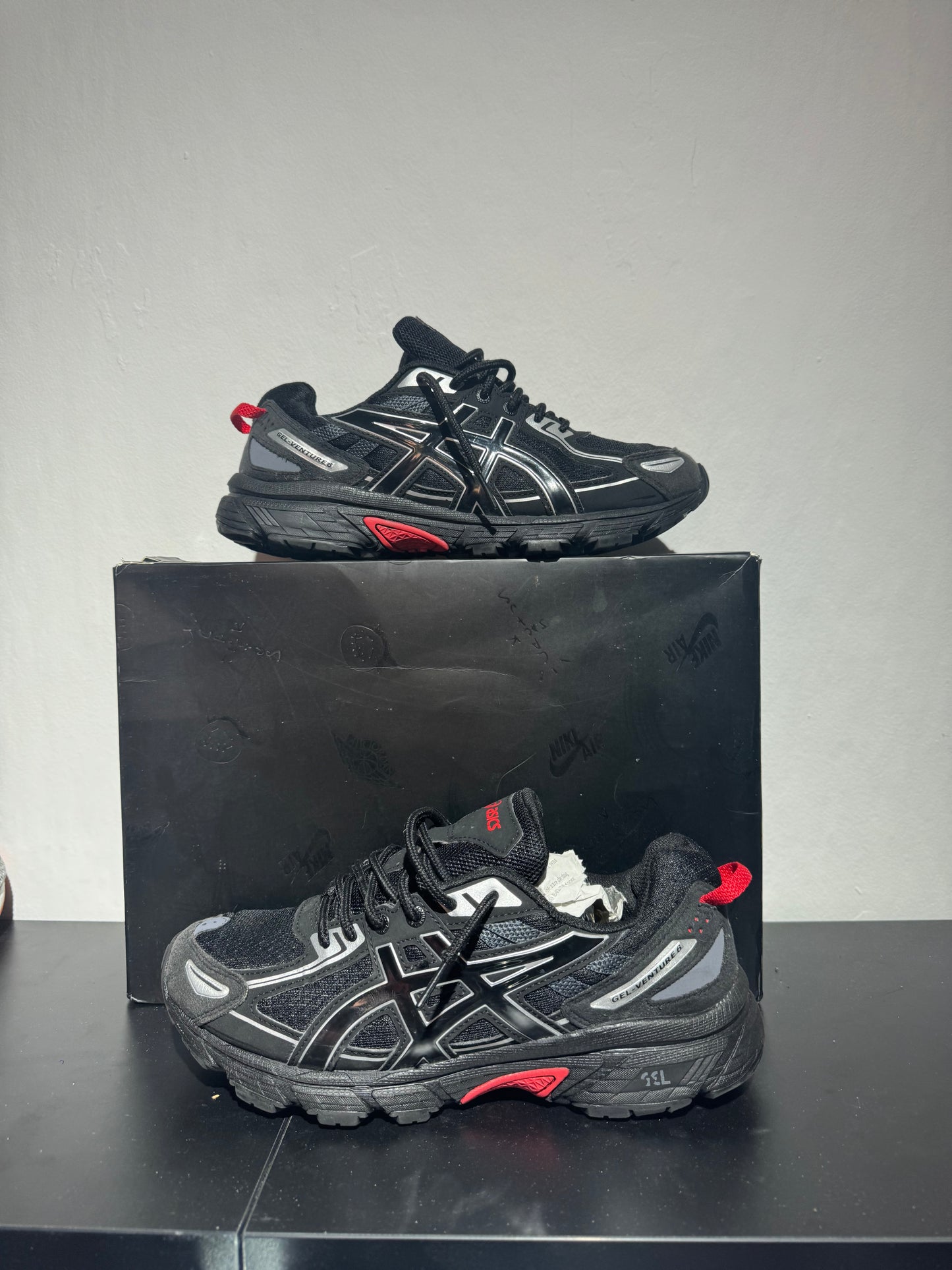 ASICS Gel-Venture 5 Noir/Rouge - 41,5