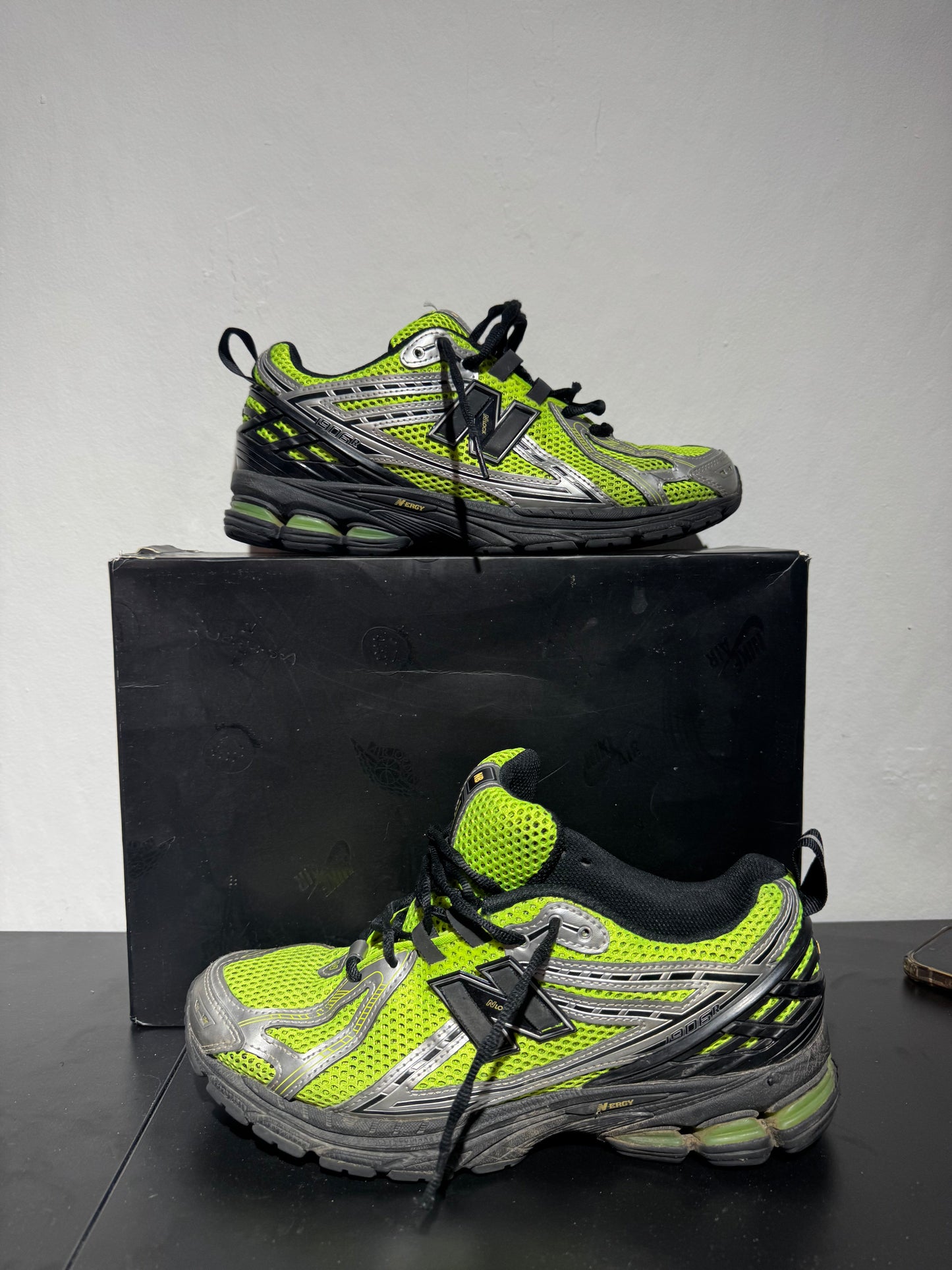 NEW BALANCE 1906R "Volt / Black" - 42