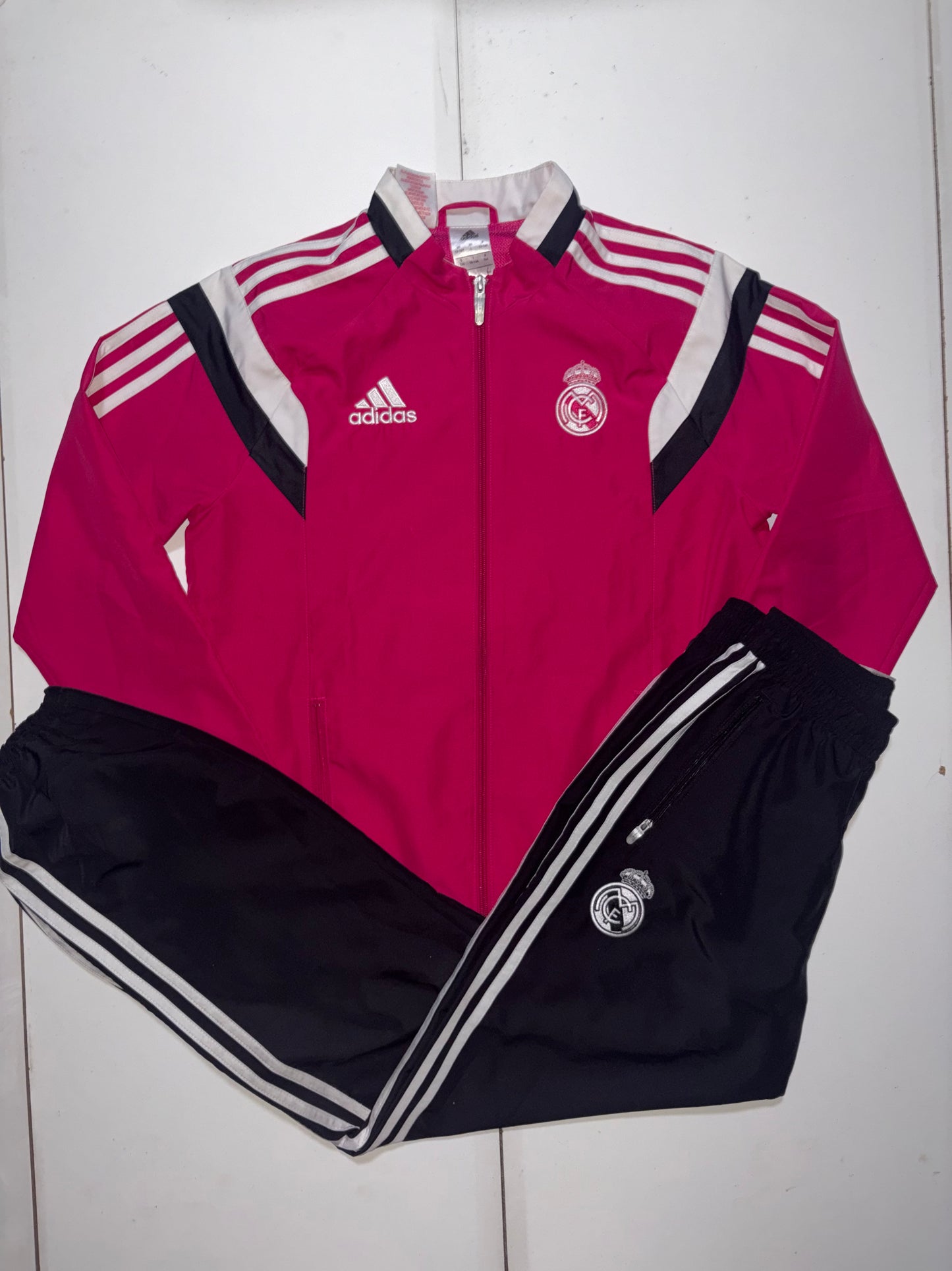 Survêtement Adidas Real Madrid CF Rose & Noir – XS