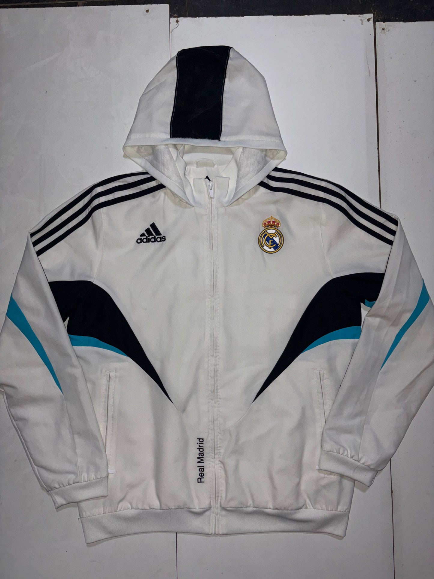 Survêtement Adidas Real Madrid CF Blanc & Noir – XL