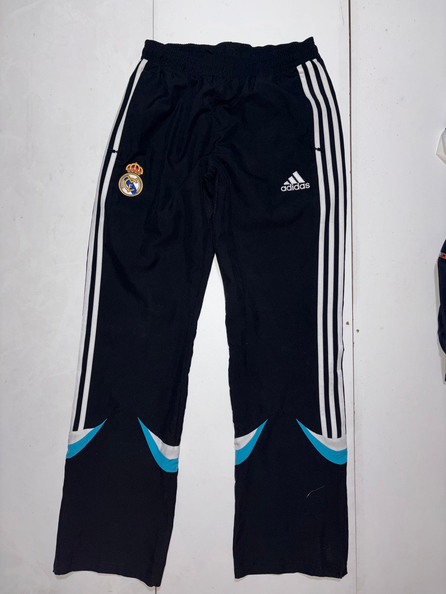 Survêtement Adidas Real Madrid CF Blanc & Noir – XL